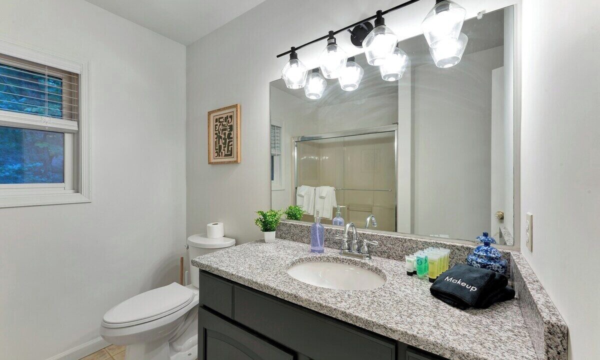 Photo of Bathroom in Largo