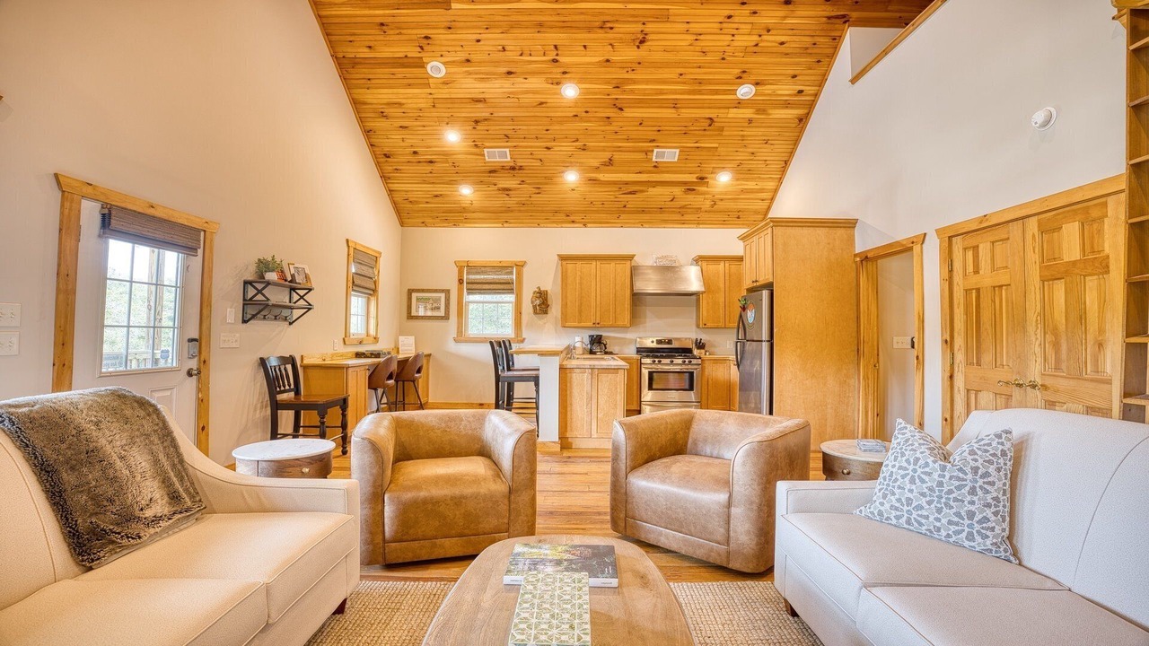 Photo of Livingroom in Longs