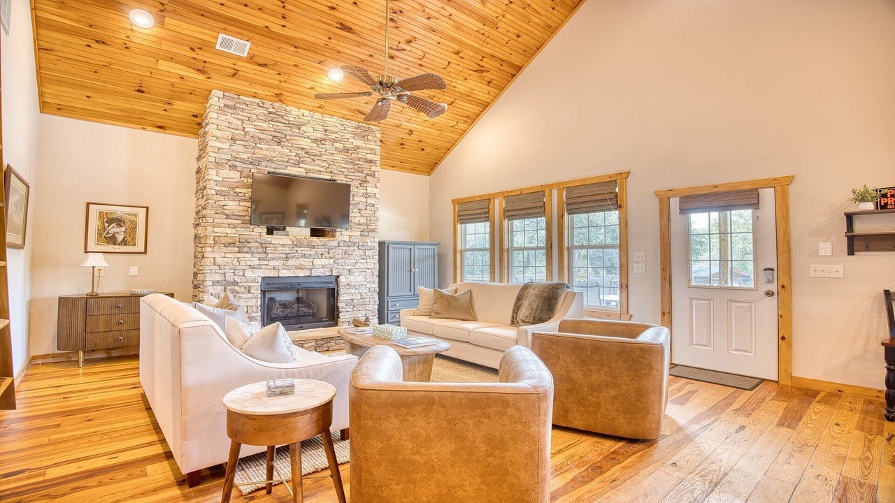 Photo of Livingroom in Longs