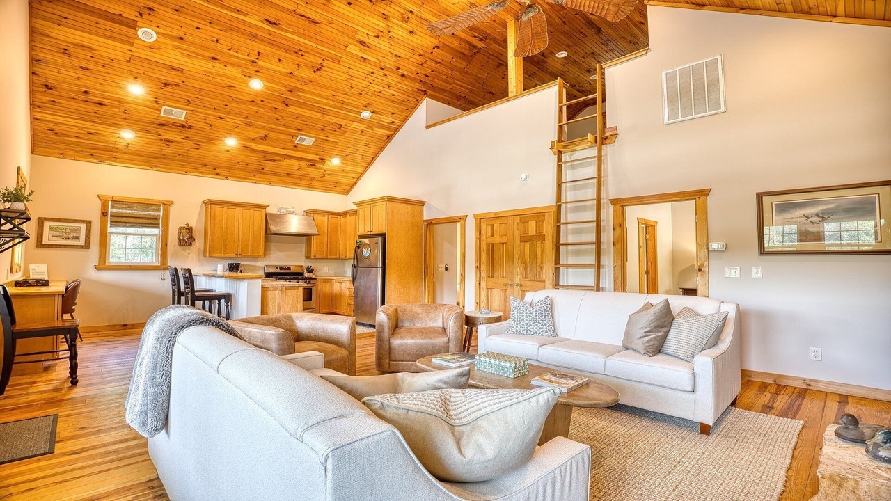 Photo of Livingroom in Longs