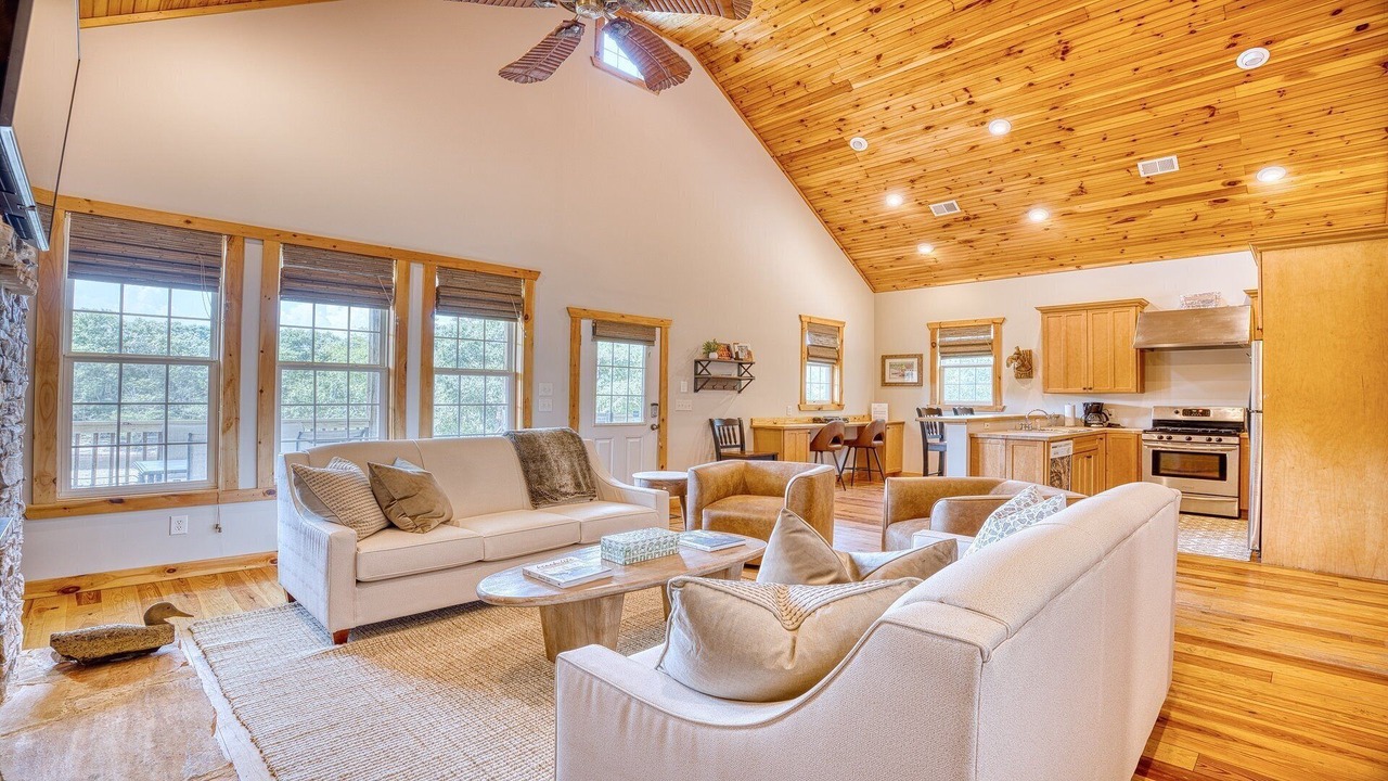 Photo of Livingroom in Longs