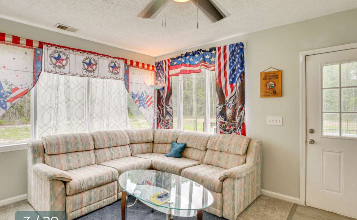 Photo of Livingroom in Little River