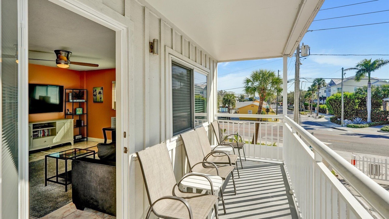 Photo of Patio Balcony in Independence Square