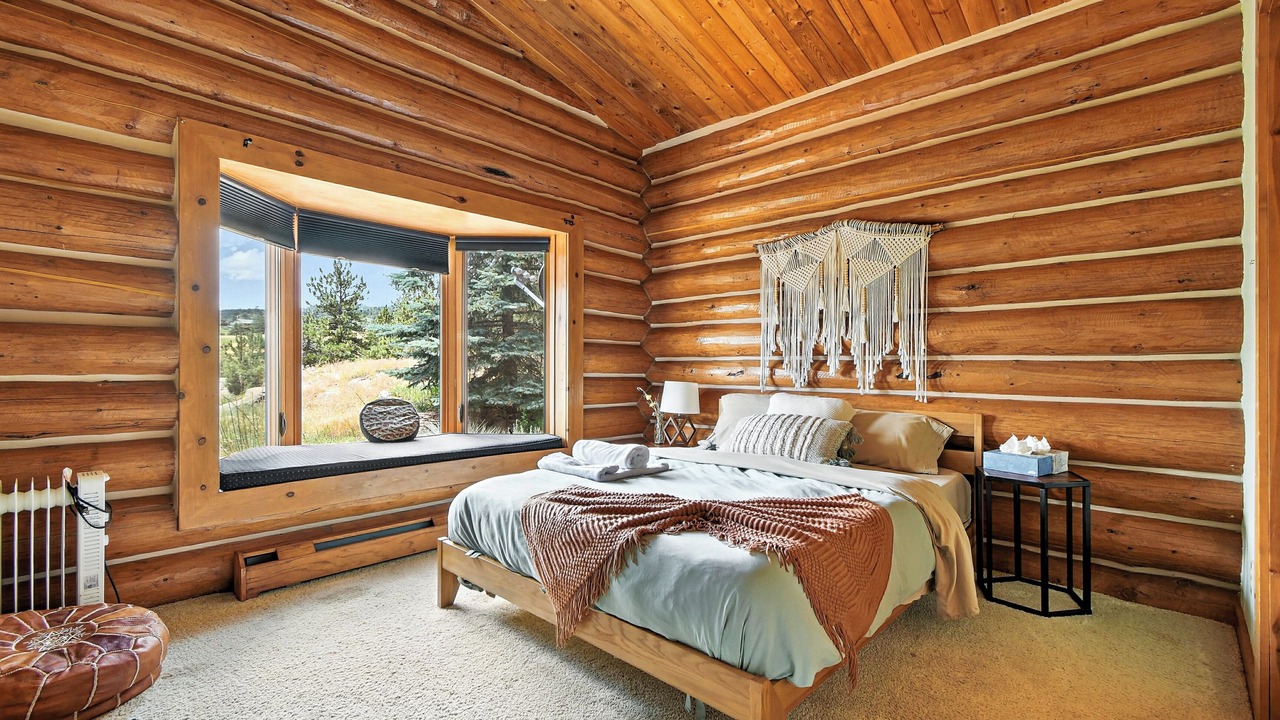 Photo of Bedroom in Lyons