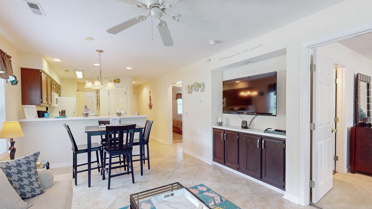 Photo of Livingroom in Longs