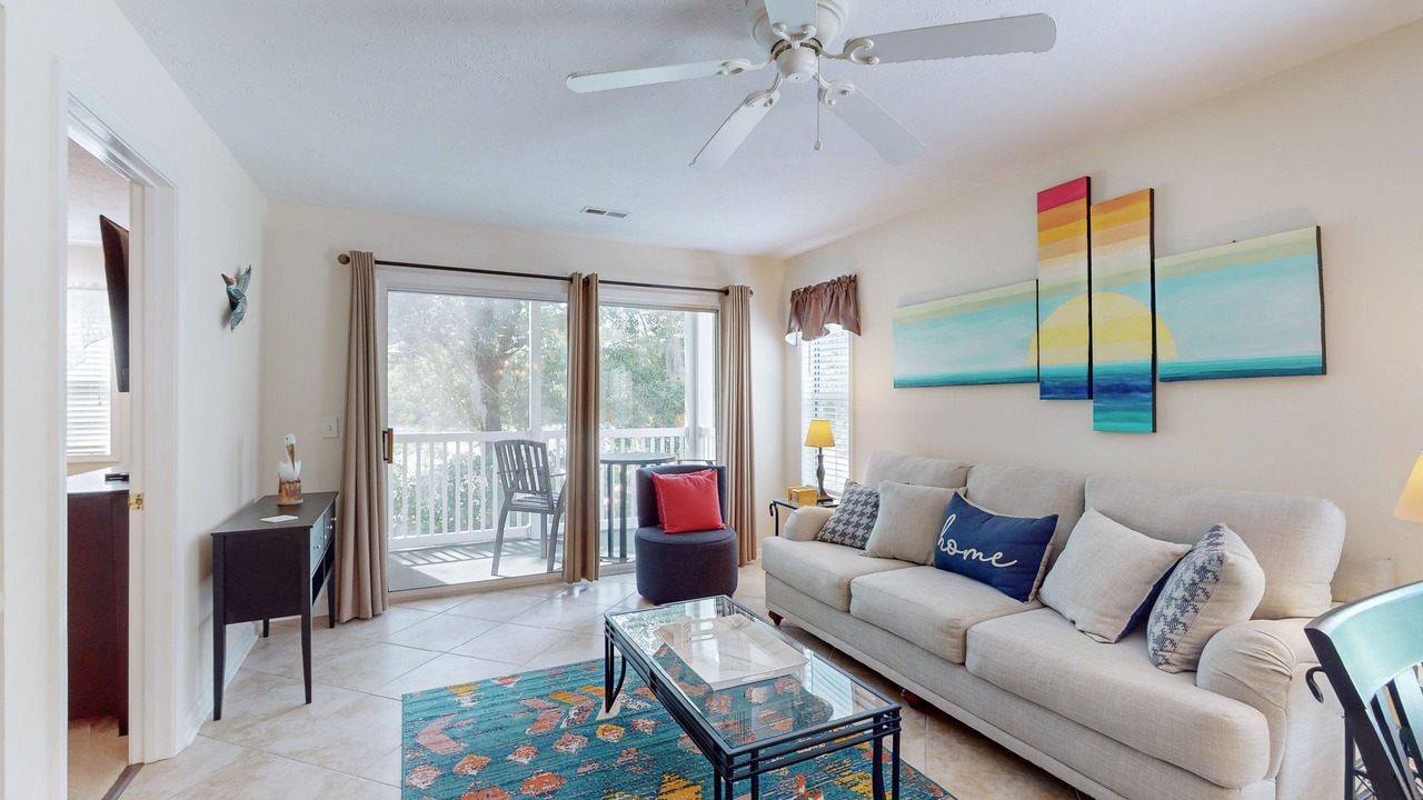 Photo of Livingroom in Longs