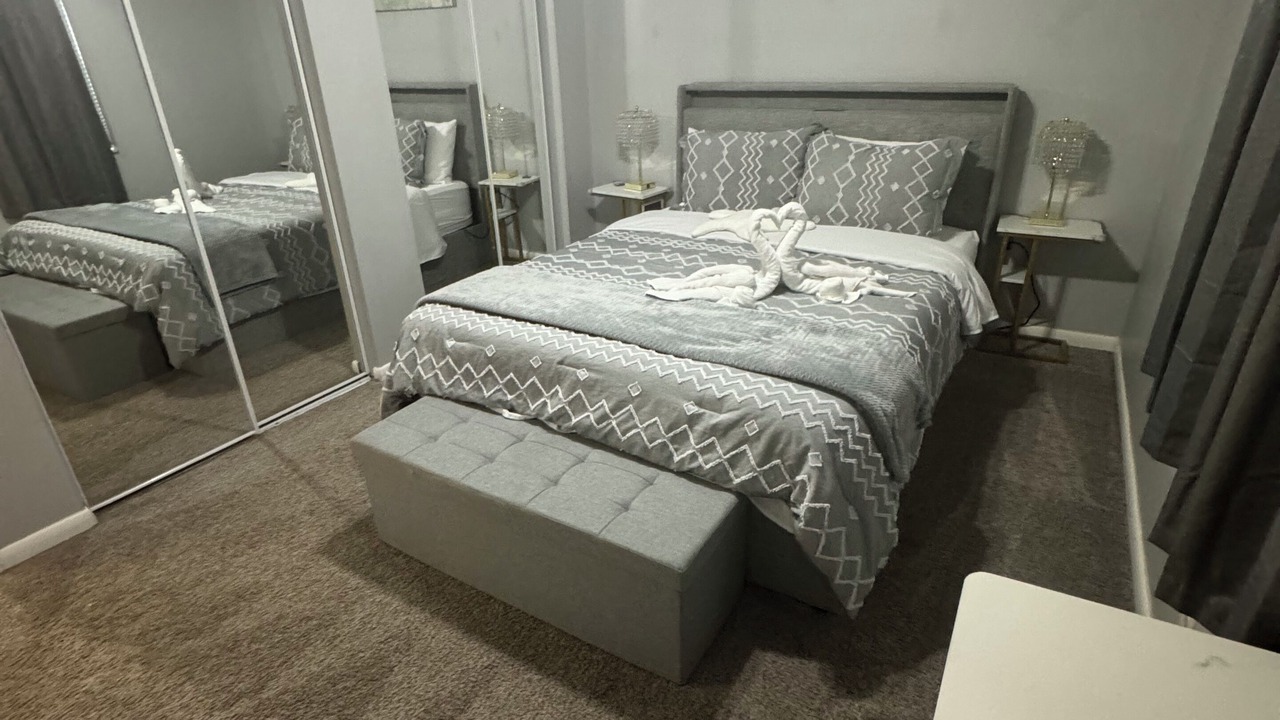 Photo of Bedroom in Somerset Lakes