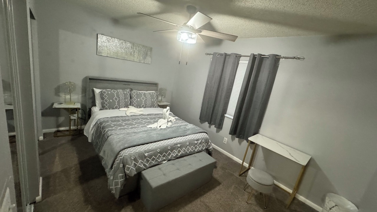 Photo of Bedroom in Somerset Lakes