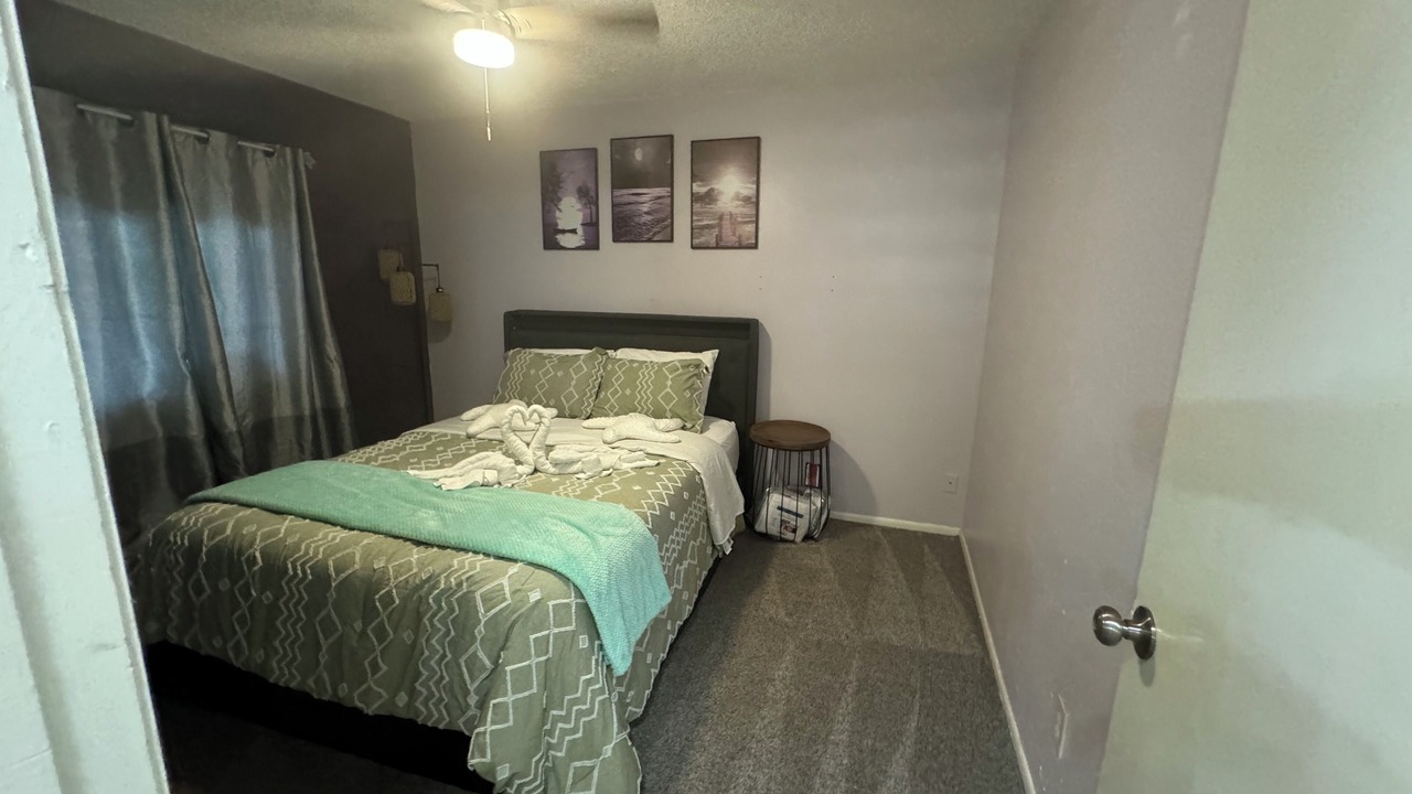 Photo of Bedroom in Somerset Lakes