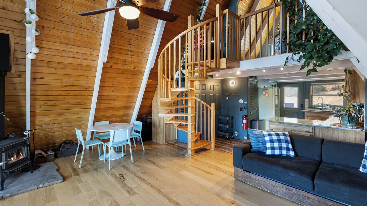 Photo of Livingroom in Divide