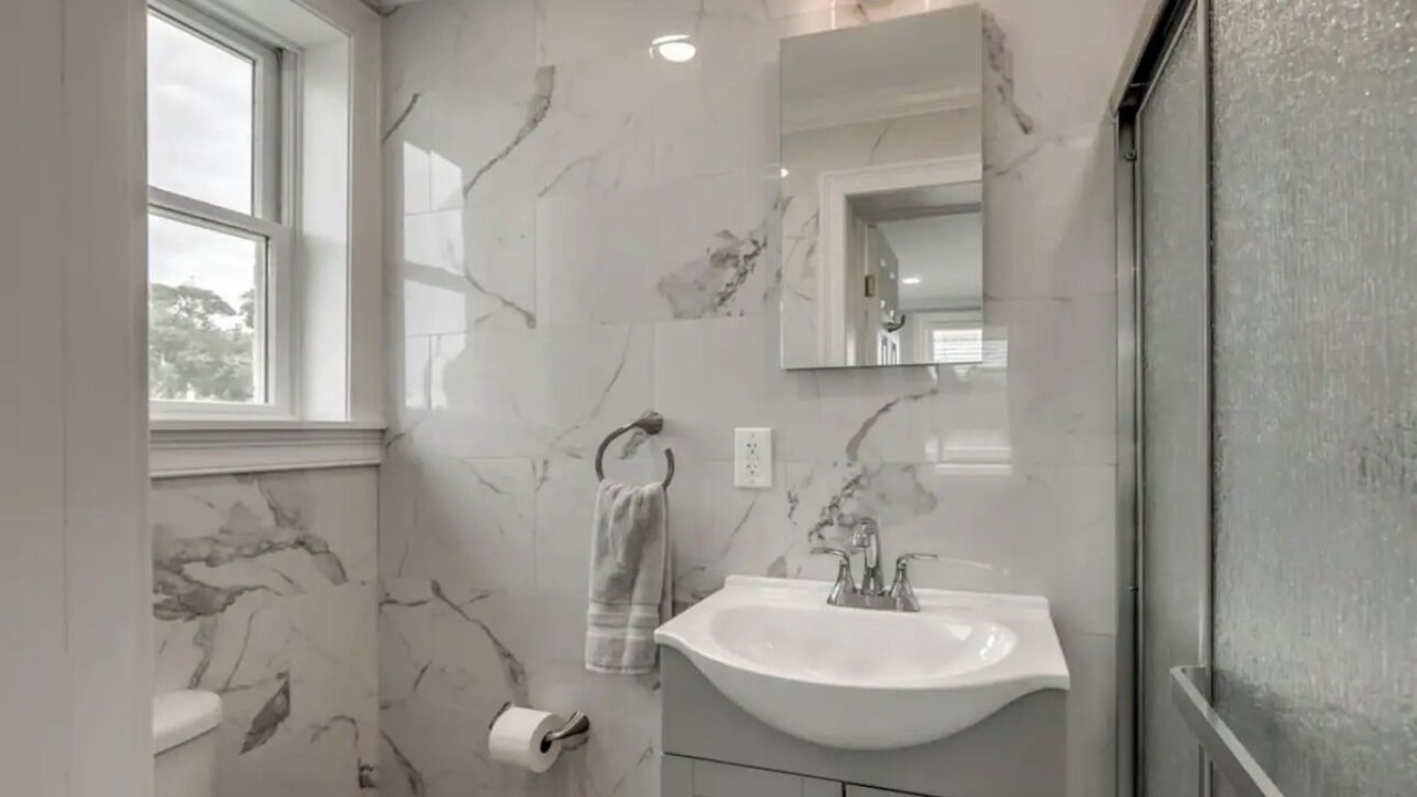 Photo of Bathroom in Ash