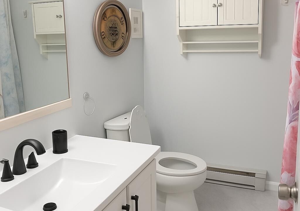 Photo of Bathroom in Caine Woods