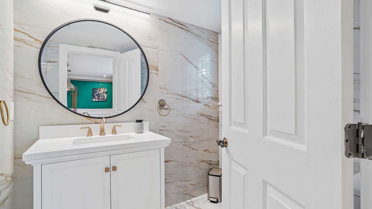 Photo of Bathroom in Anona