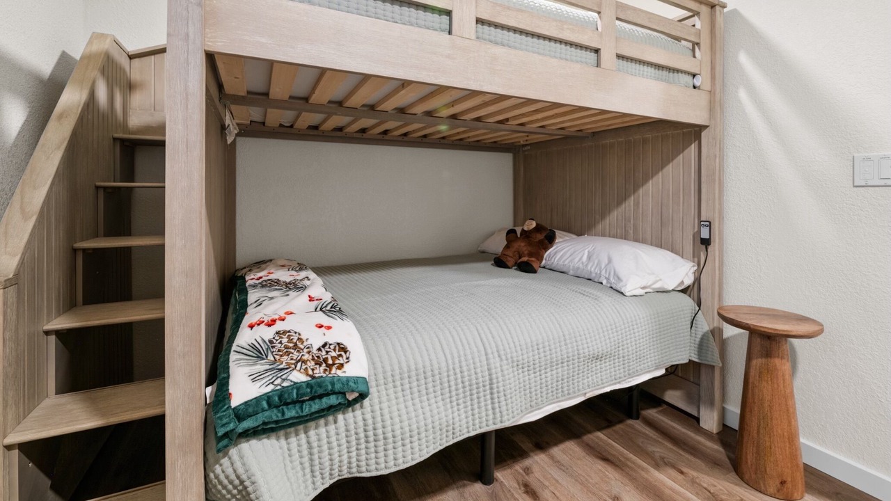 Photo of Bedroom in Big Bear Lake