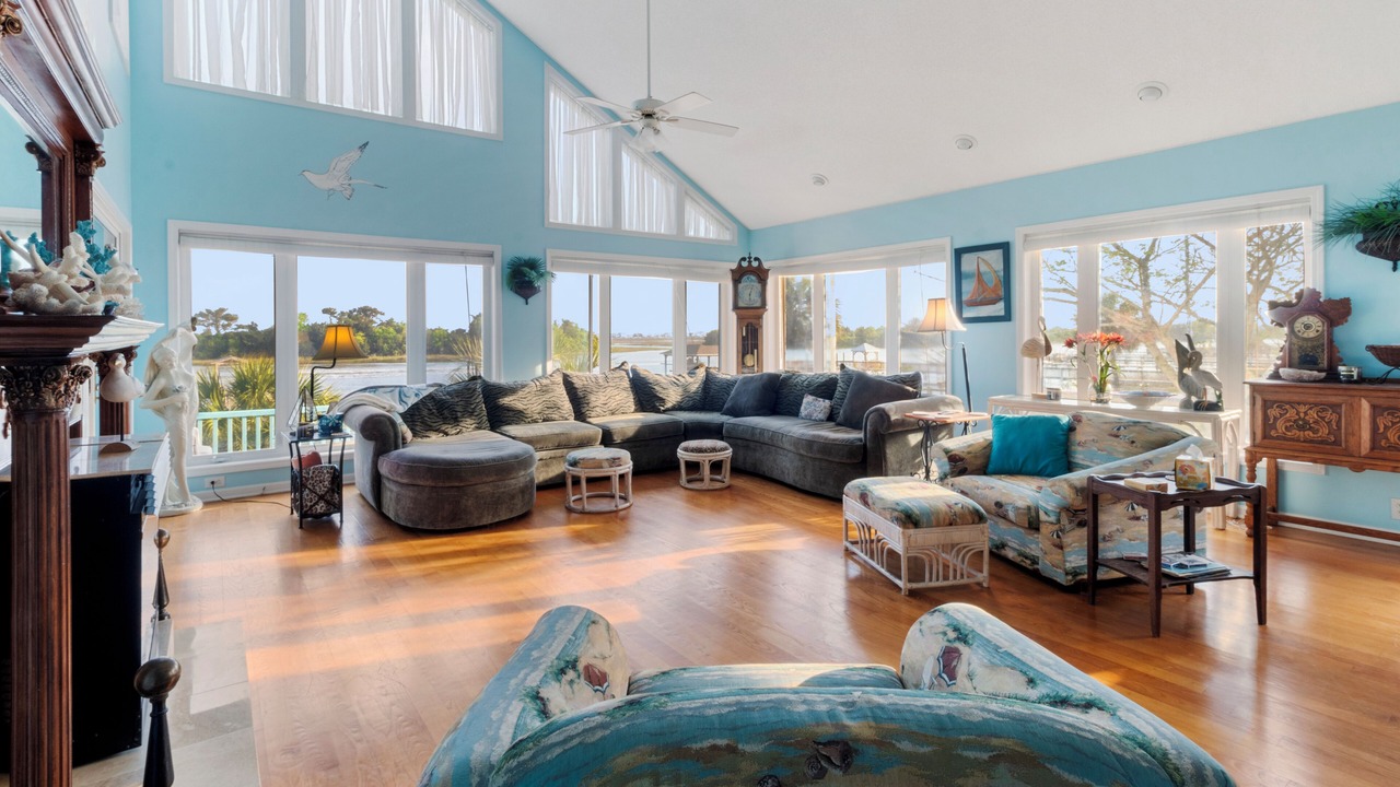 Photo of Livingroom in Ocean Isle Beach