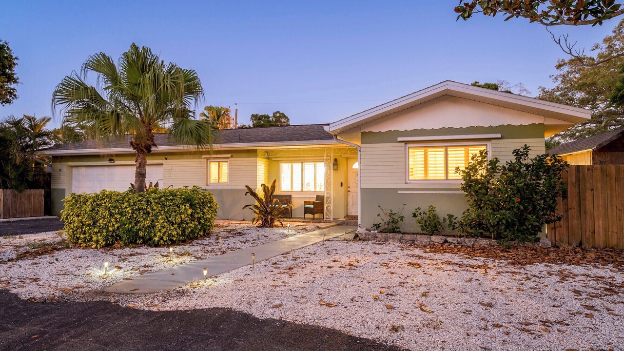 Photo of Outdoor in Harbor Hills