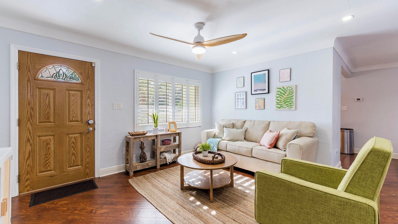 Photo of Livingroom in Harbor Hills