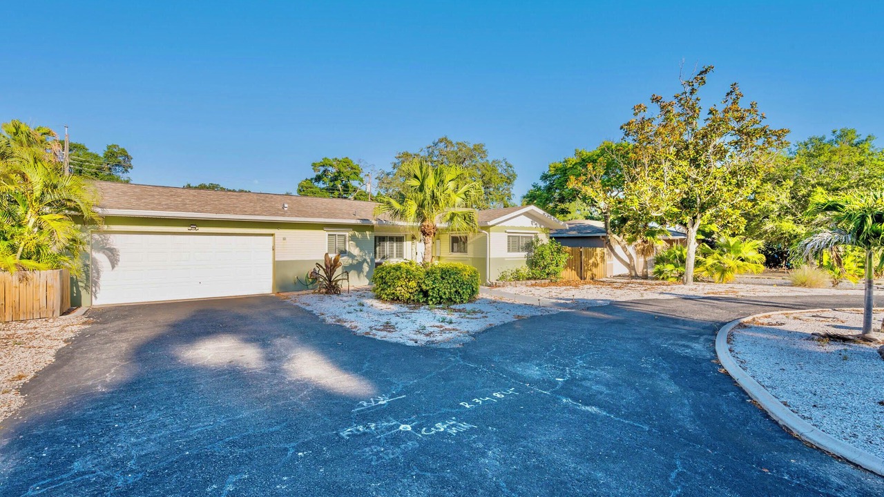 Photo of Outdoor in Harbor Hills