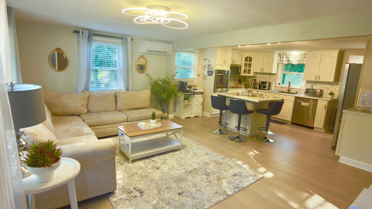 Photo of Livingroom in Montville