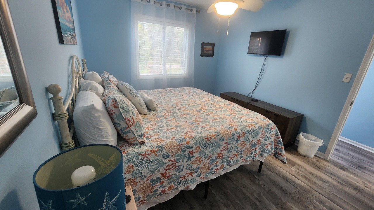 Photo of Bedroom in Little River