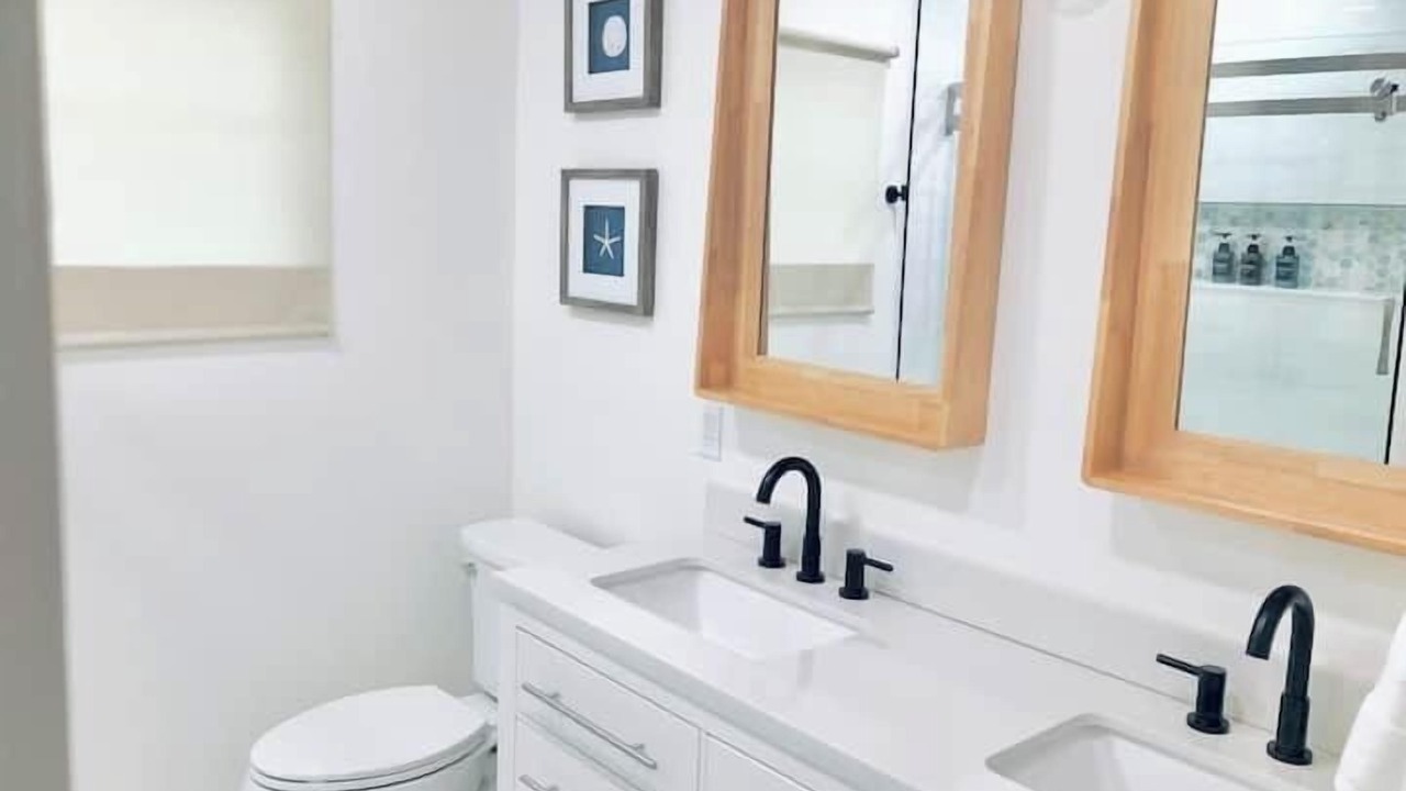 Photo of Bathroom in Pinellas Point