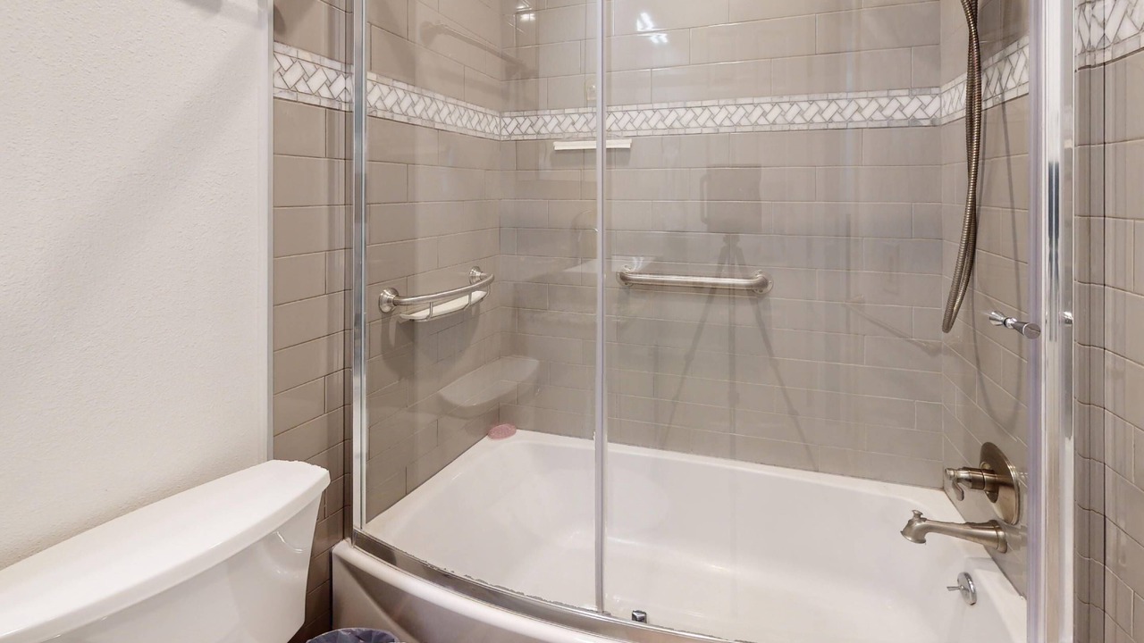 Photo of Bathroom in Capri Isle