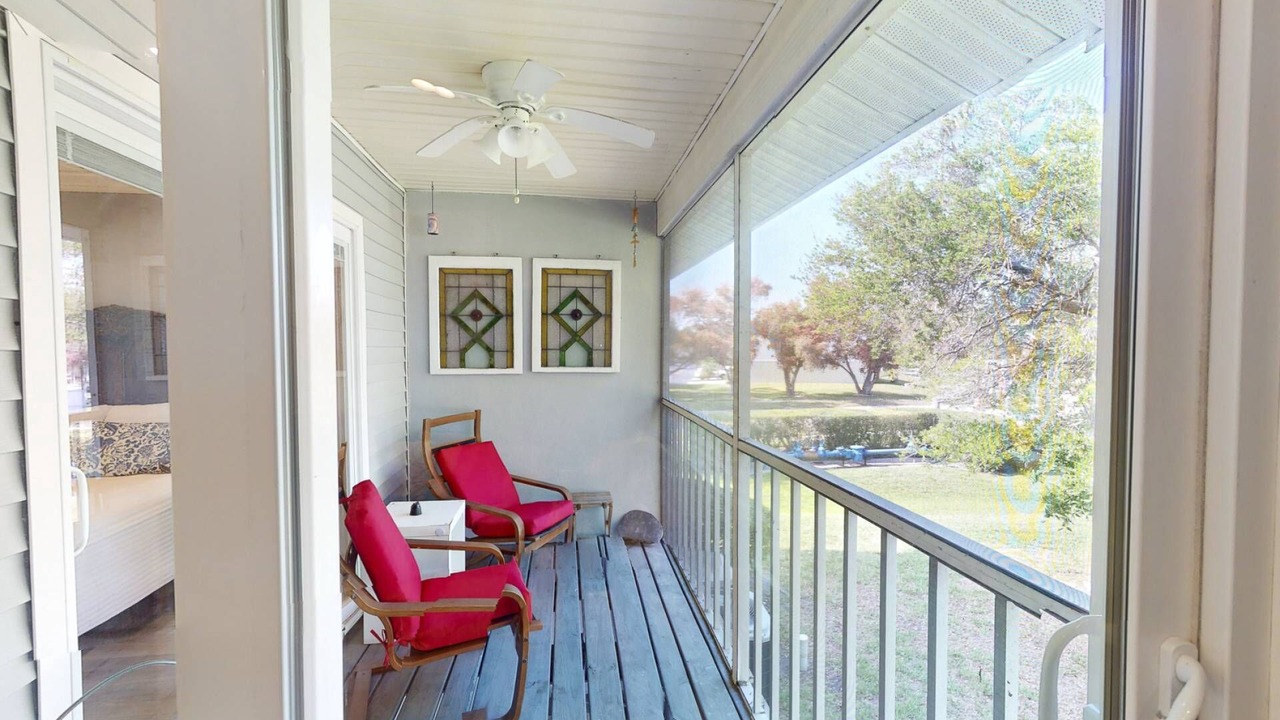 Photo of Patio Balcony in Capri Isle