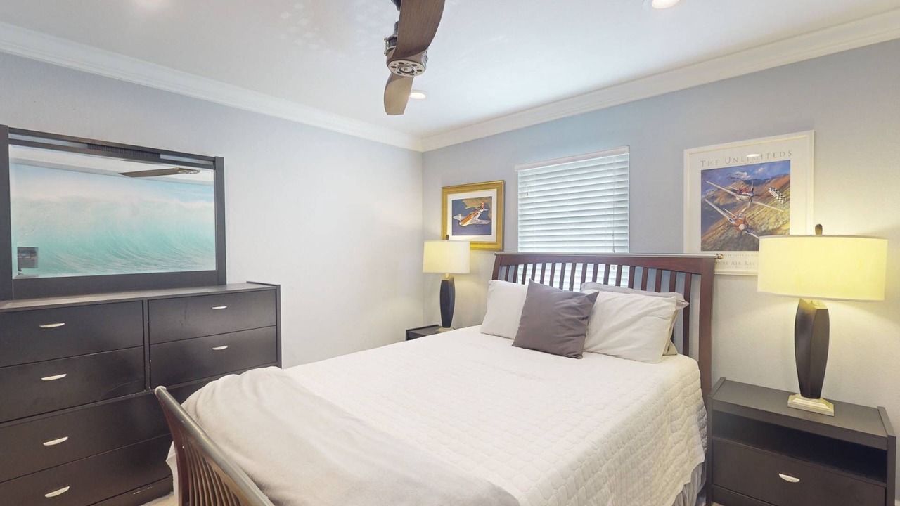 Photo of Bedroom in Capri Isle
