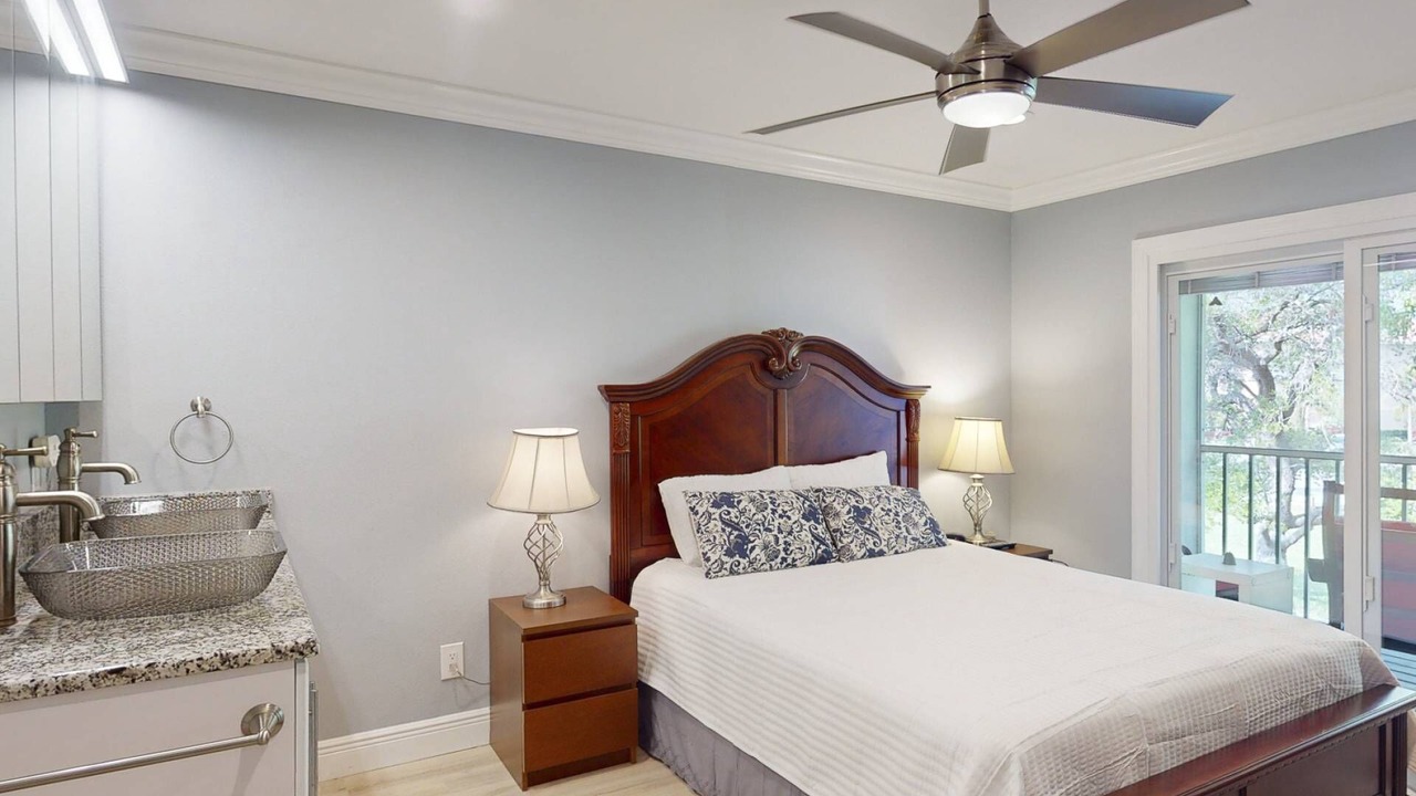 Photo of Bedroom in Capri Isle