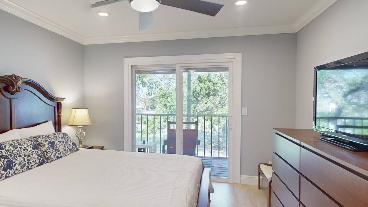 Photo of Bedroom in Capri Isle