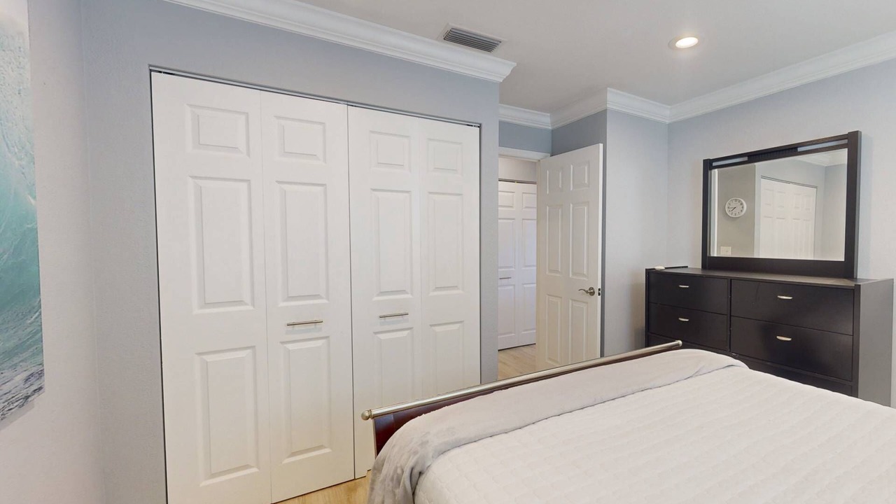 Photo of Bedroom in Capri Isle