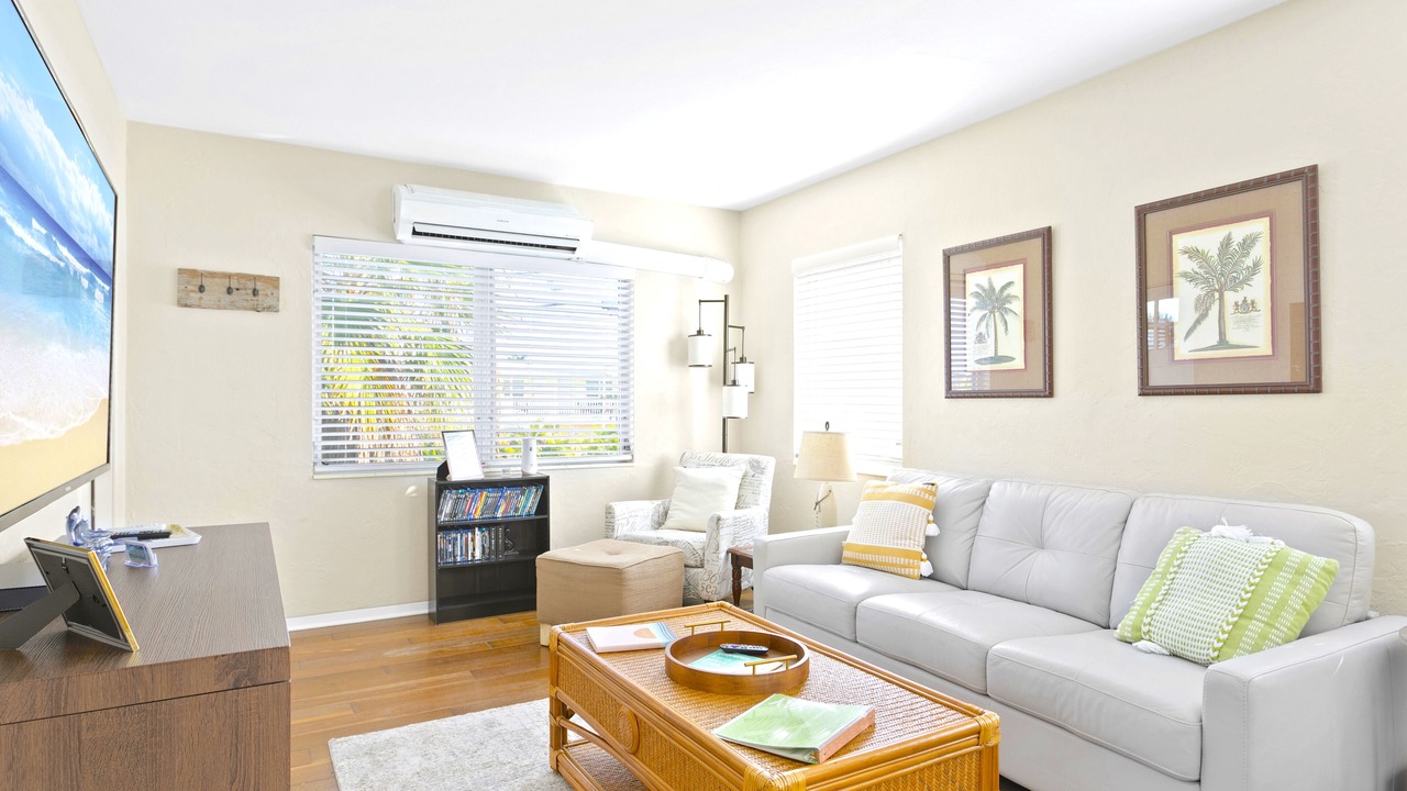Photo of Livingroom in Treasure Island