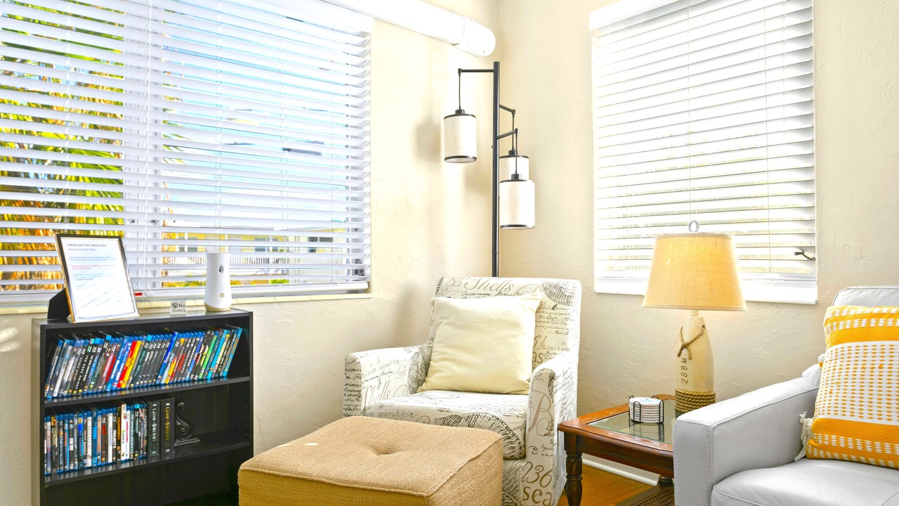 Photo of Livingroom in Treasure Island