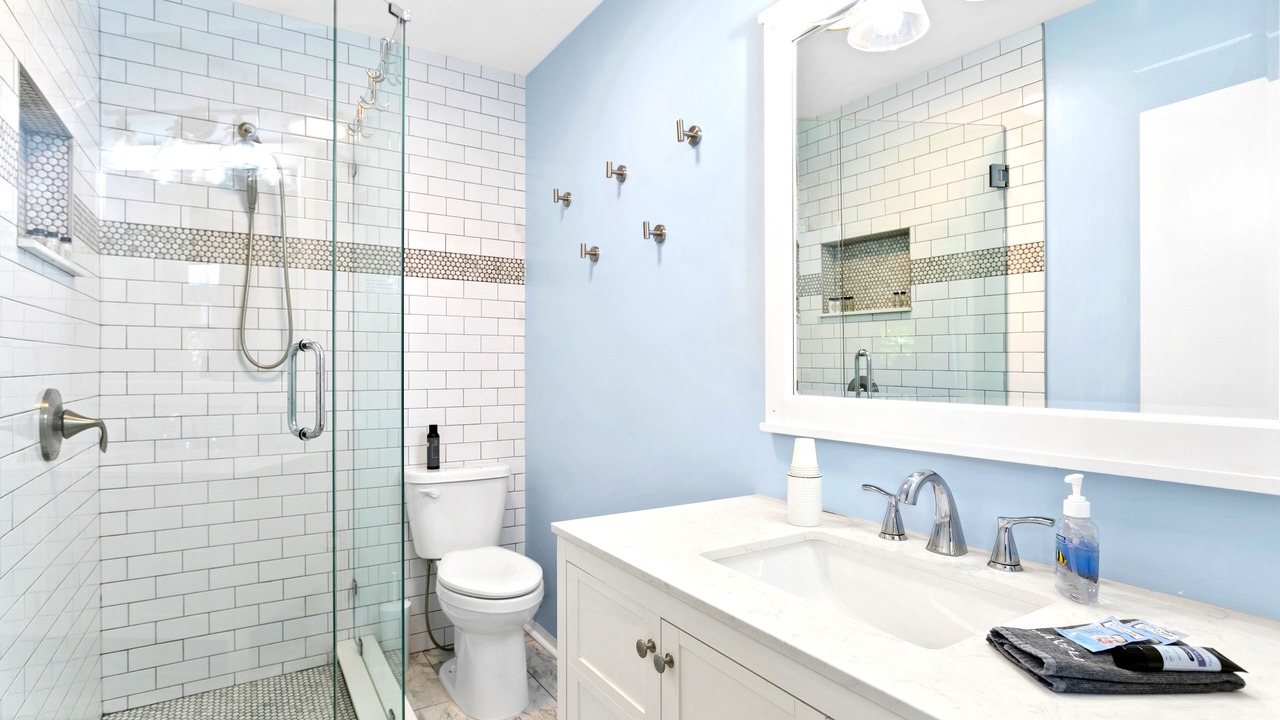 Photo of Bathroom in Treasure Island