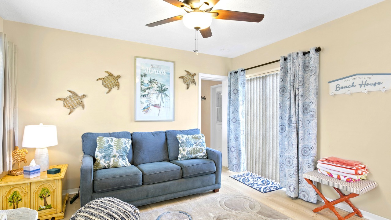 Photo of Livingroom in Treasure Island
