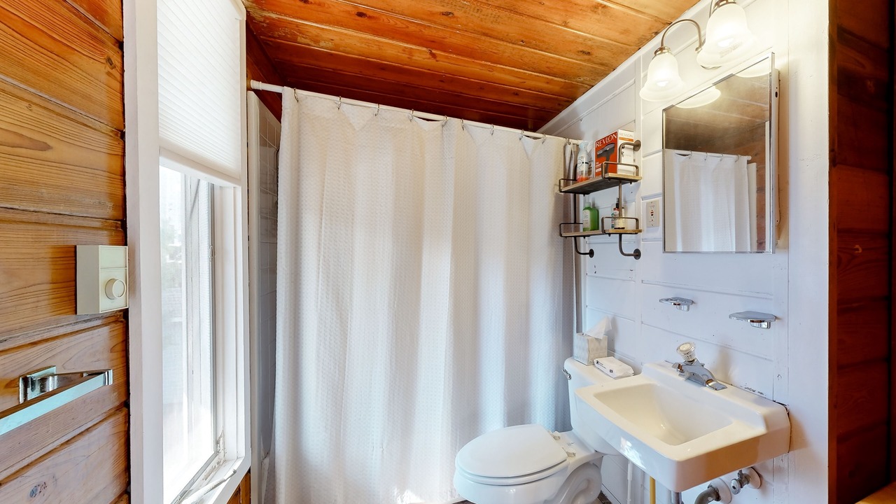 Photo of Bathroom in Bethany Beach