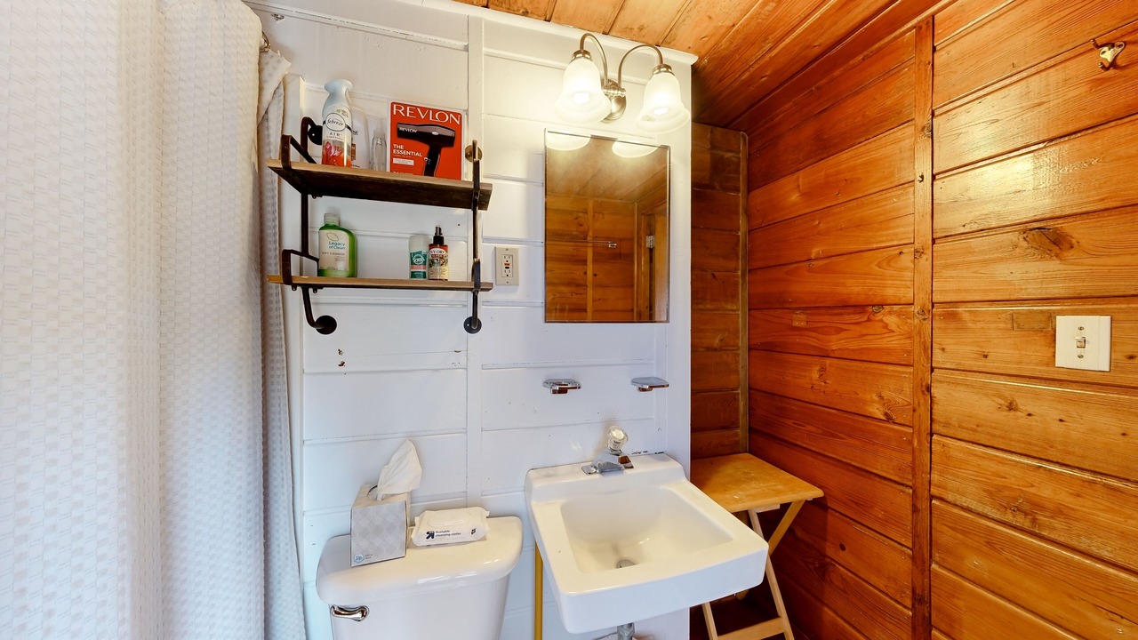 Photo of Bathroom in Bethany Beach