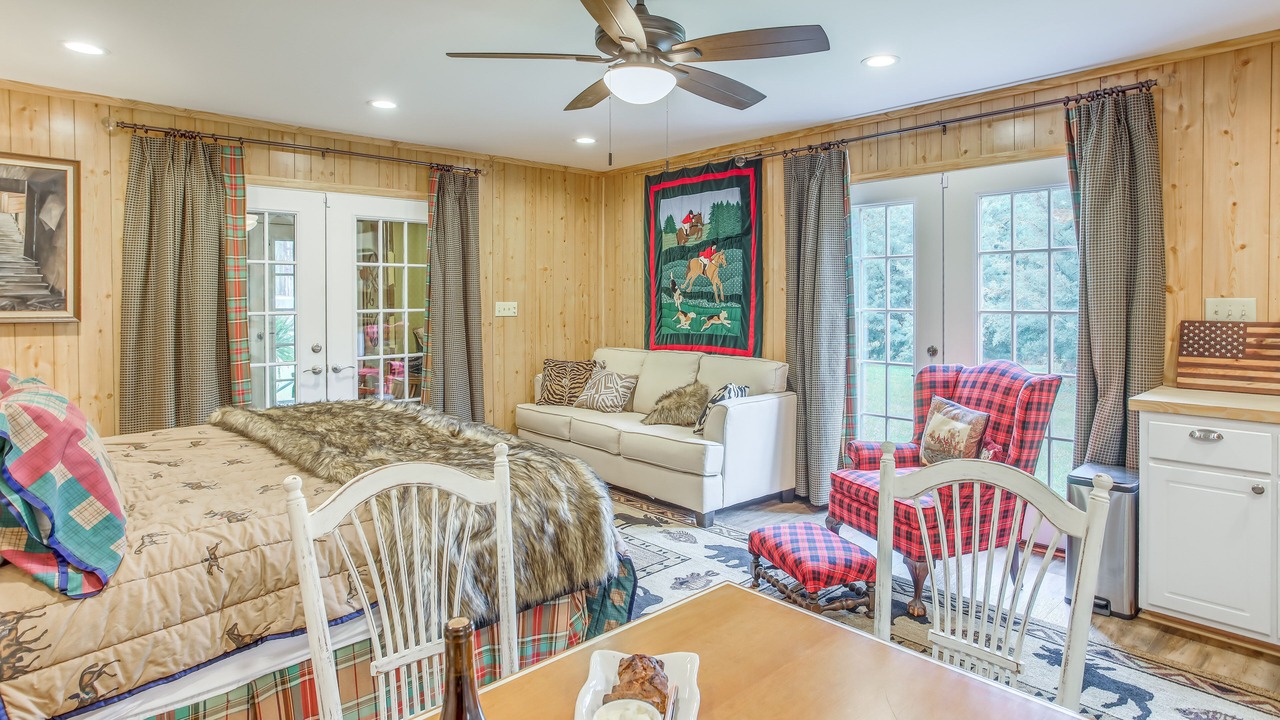 Photo of Bedroom in Barnesville