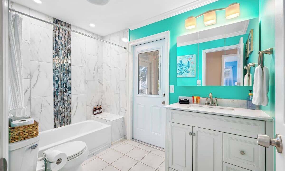 Photo of Bathroom in Largo
