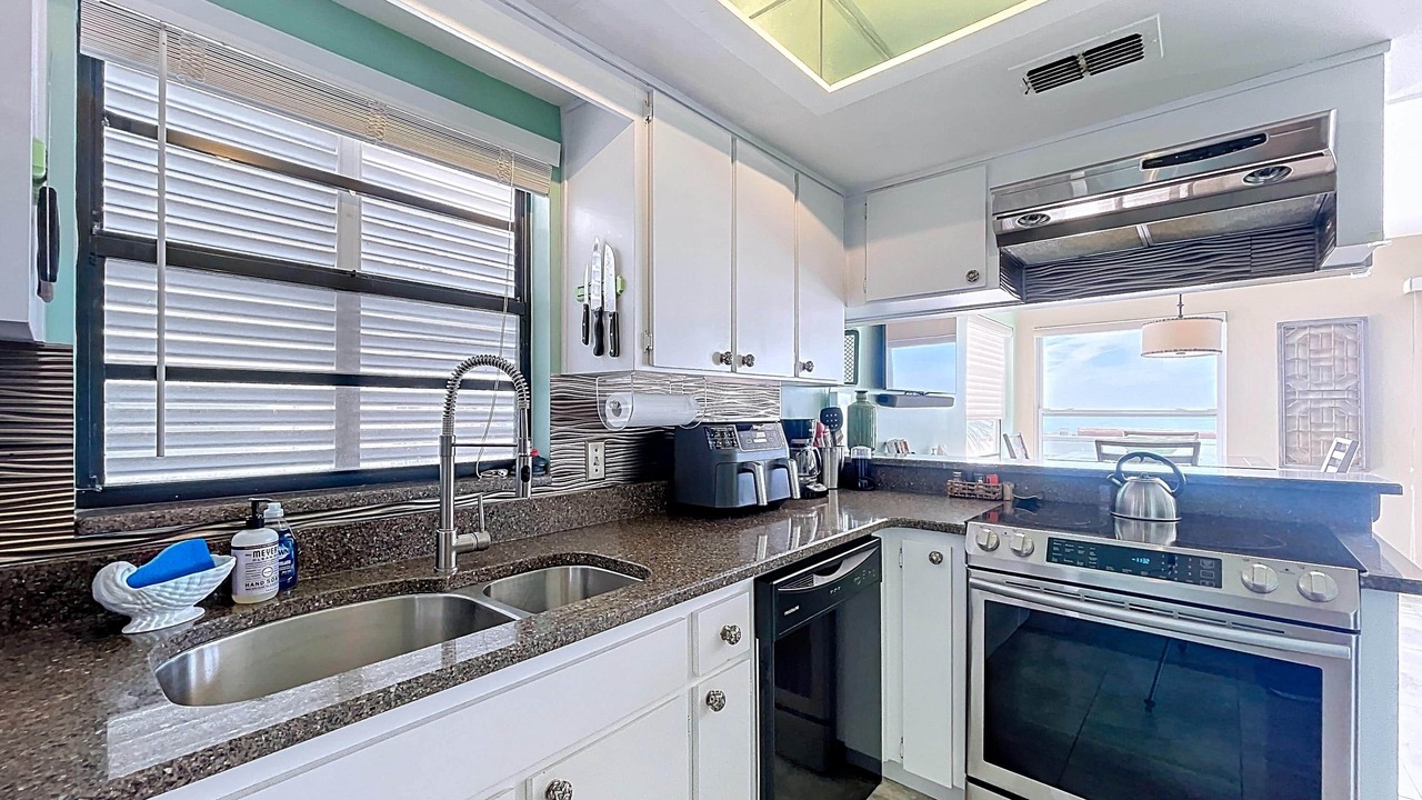 Photo of Kitchen in Sunset Beach