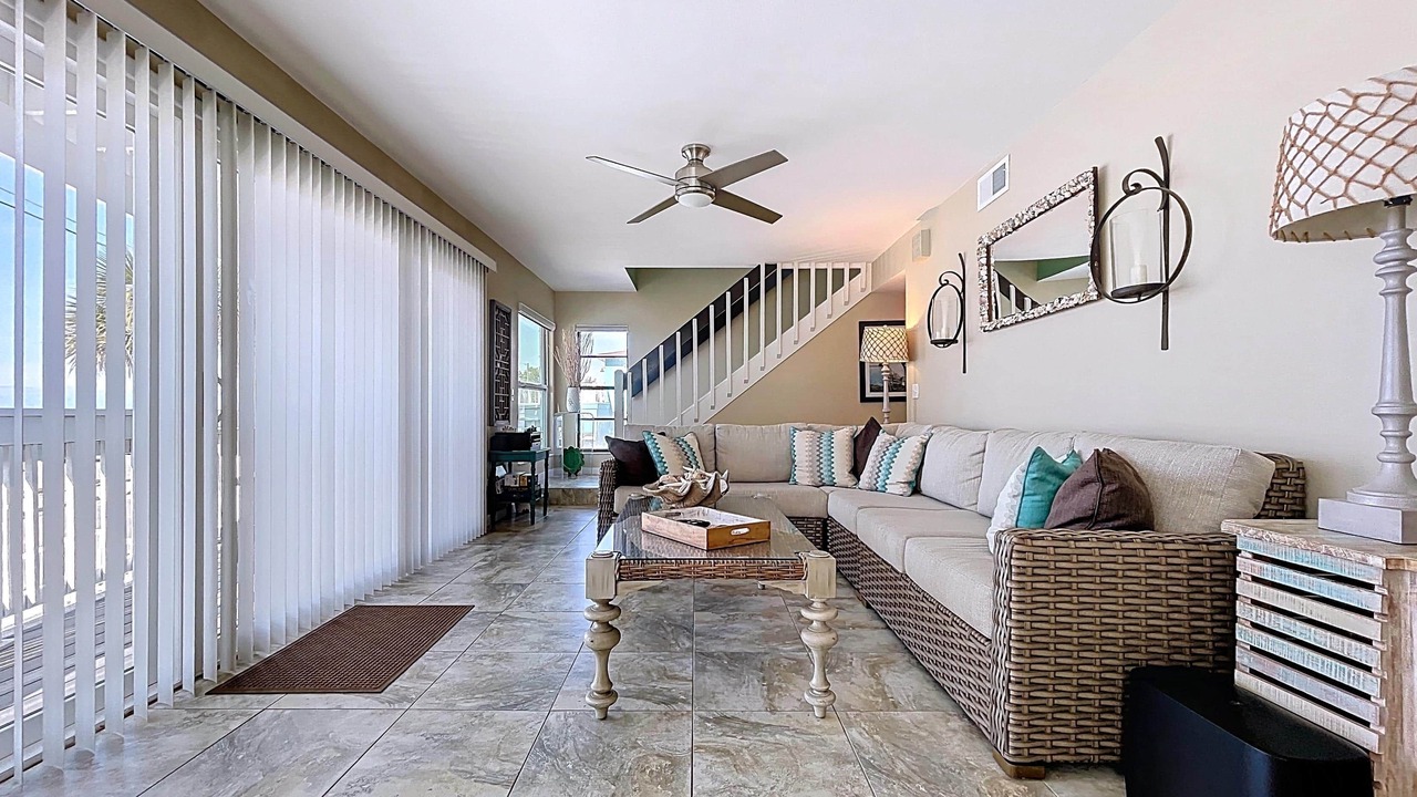 Photo of Livingroom in Sunset Beach
