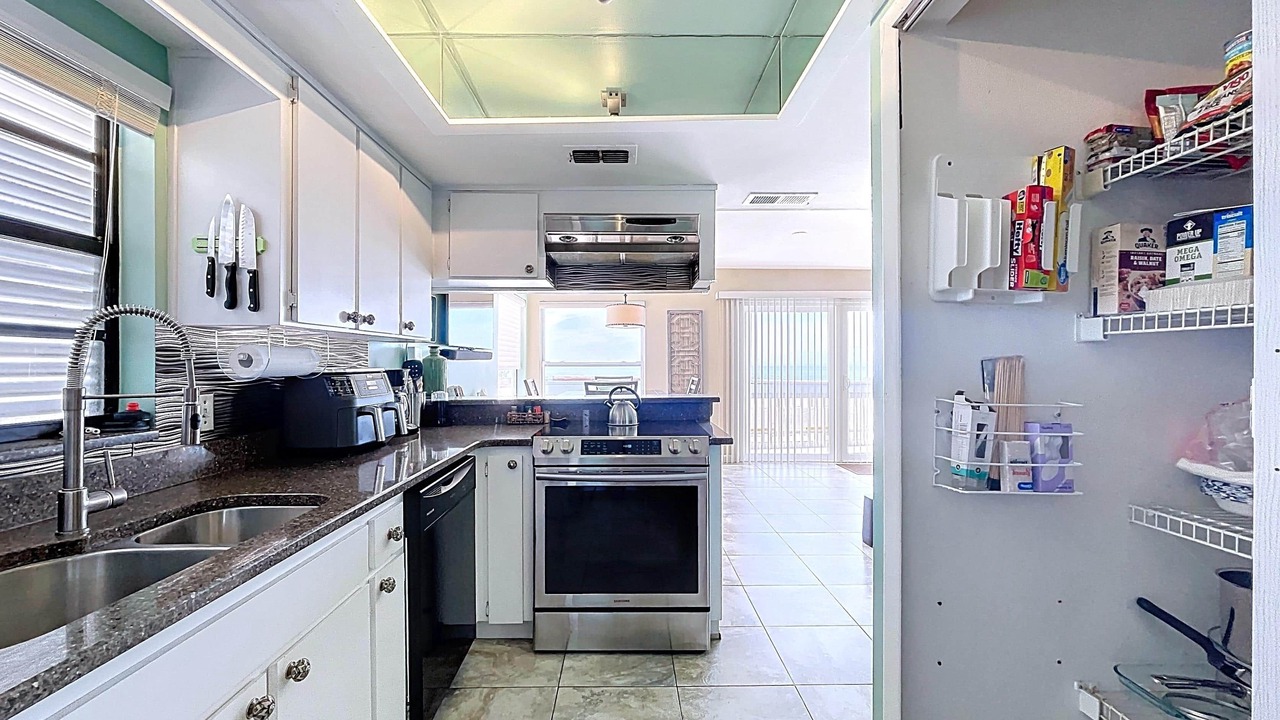 Photo of Kitchen in Sunset Beach