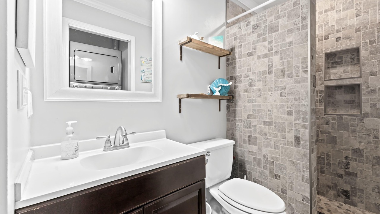 Photo of Bathroom in Carolina Yacht Landing