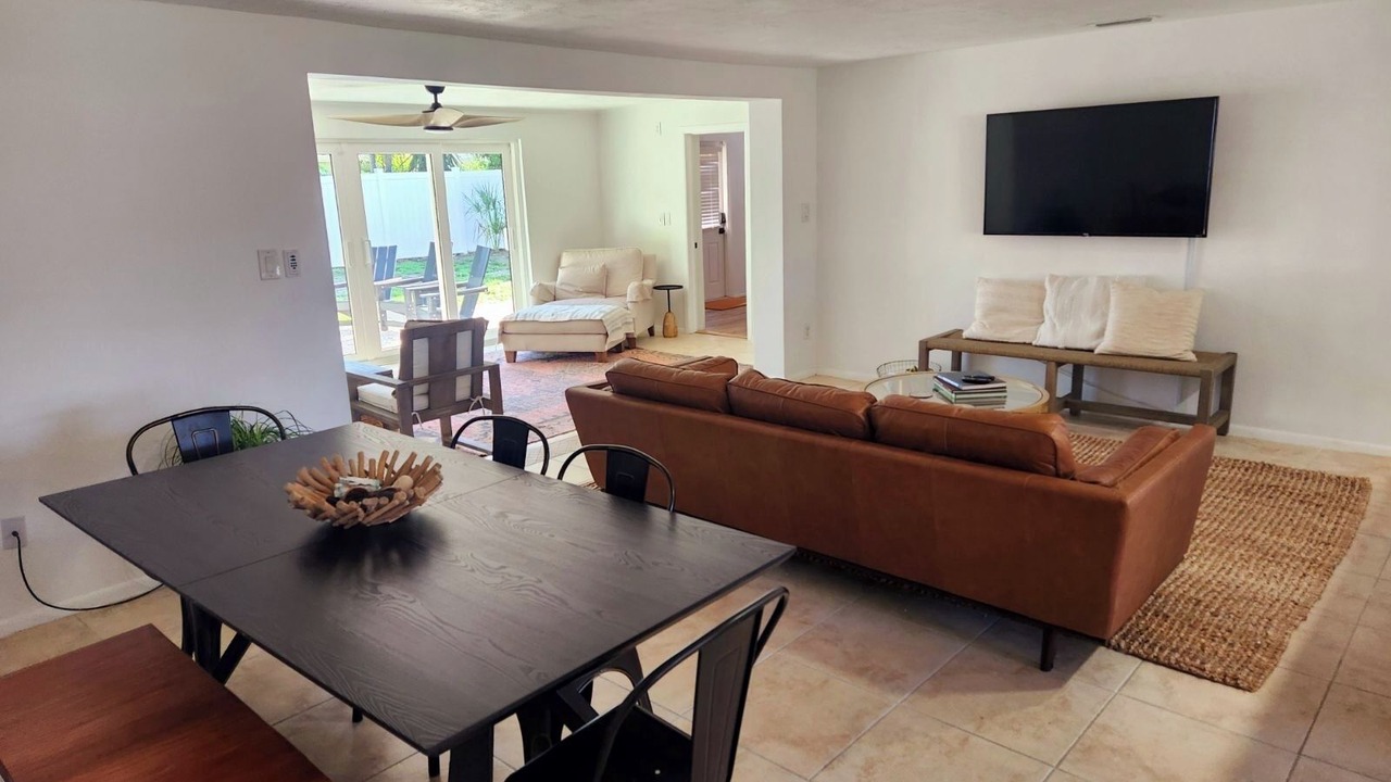 Photo of Bedroom in Gulf Gate Estates