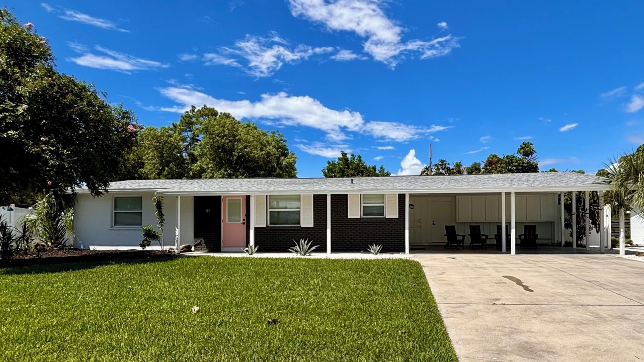 Photo of Outdoor in Gulf Gate Estates