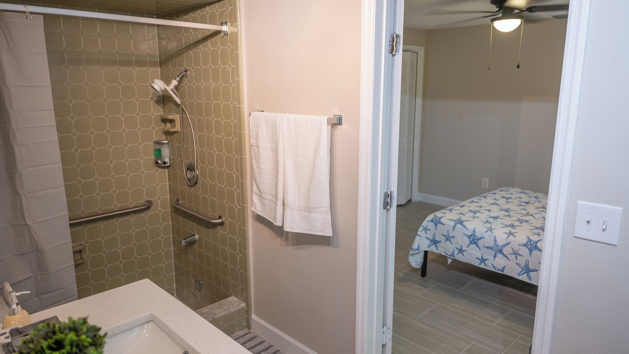 Photo of Bathroom in Harbor Bluffs