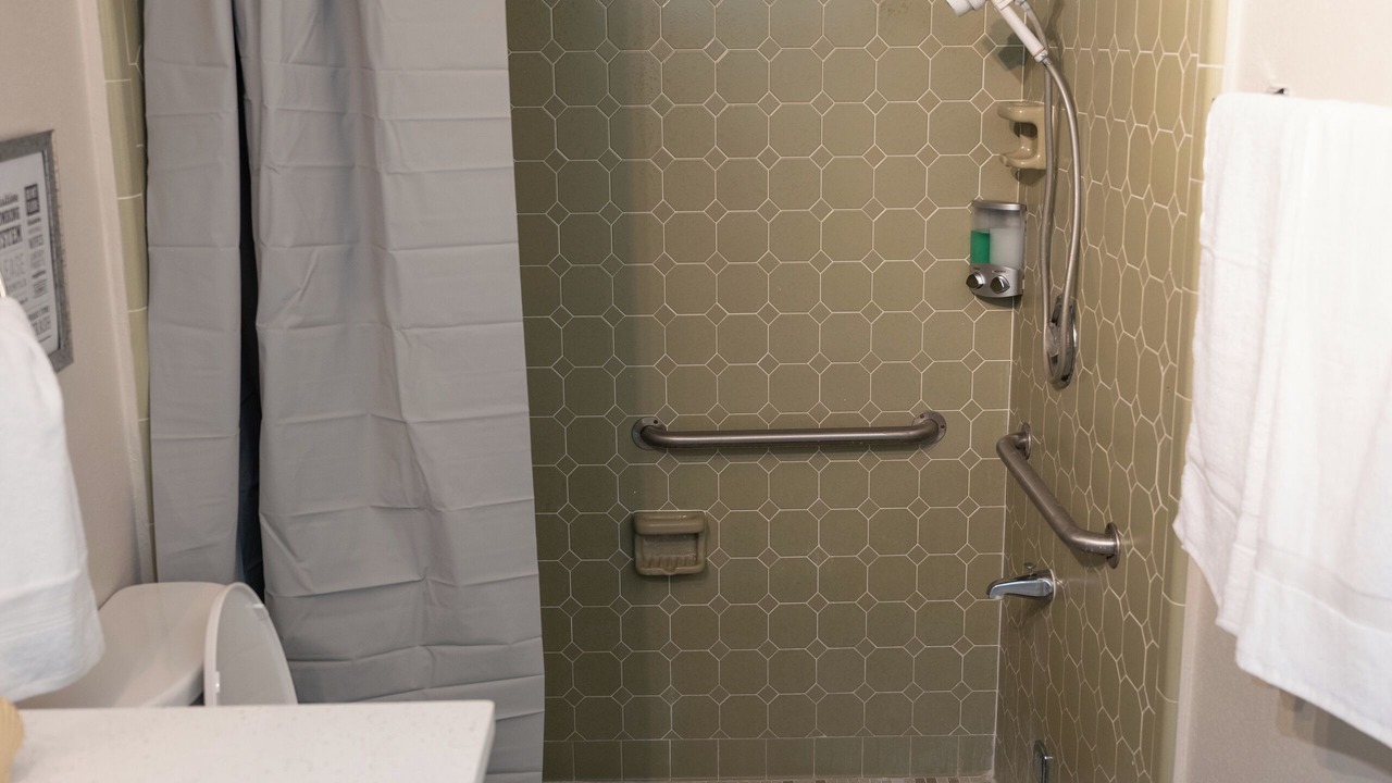 Photo of Bathroom in Harbor Bluffs