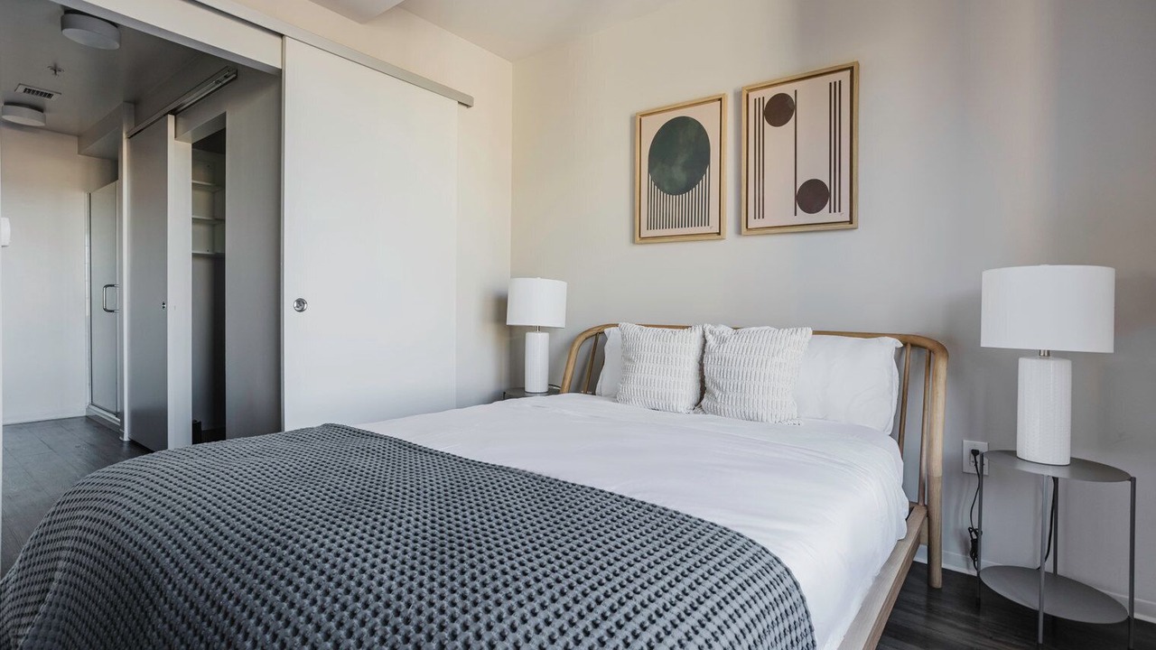 Photo of Bedroom in Theatre District