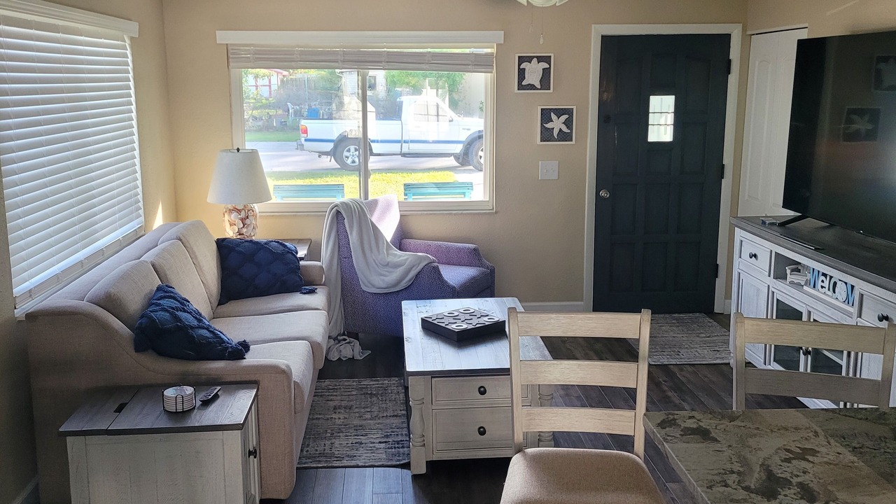 Photo of Livingroom in Anona
