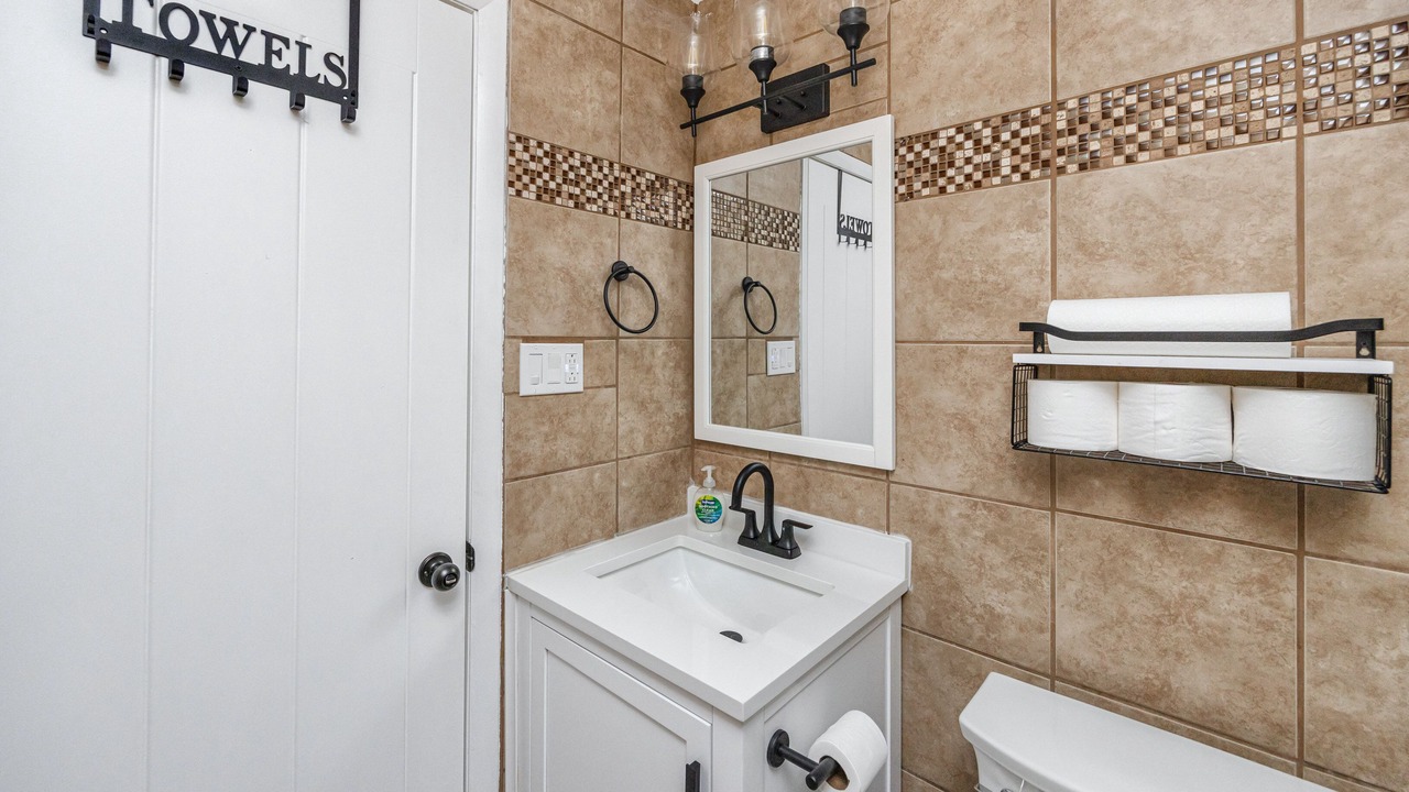 Photo of Bathroom in Anona